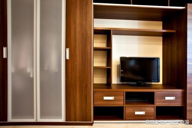 從設(shè)計(jì)師閨蜜那里取經(jīng)，定制衣柜需要注意的“3個(gè)地方”，別忽視